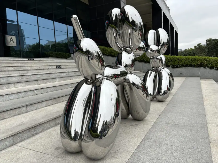 Balloon Dog Sculpture