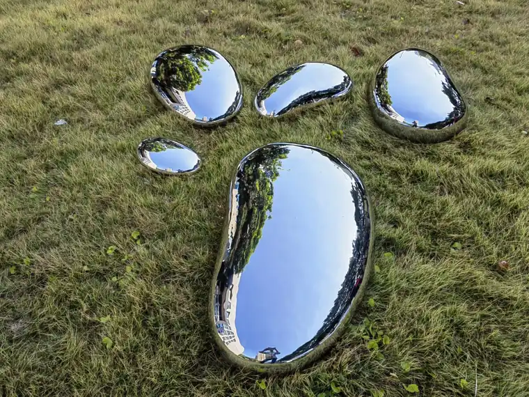 Stainless steel outdoor decorative sculpture