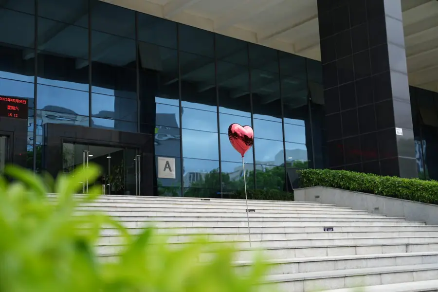 Stainless steel public art. Original products, high-end customization. Exquisite quality and meticulous service. Your dream, our creation.