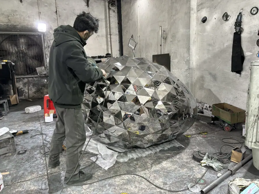 The Manufacturing Process of Stainless Steel Sculptures