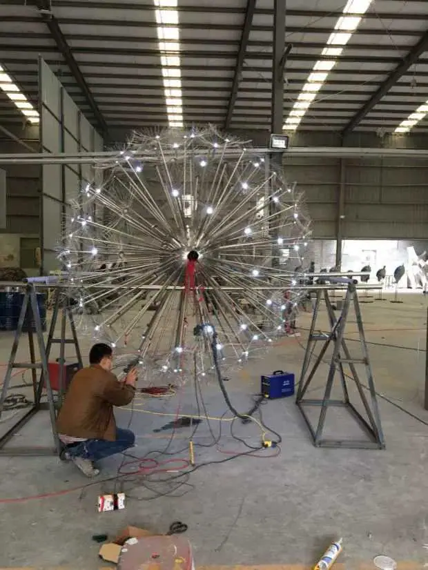 Stainless Steel Sculpture: The Shining Pearl of Modern Art