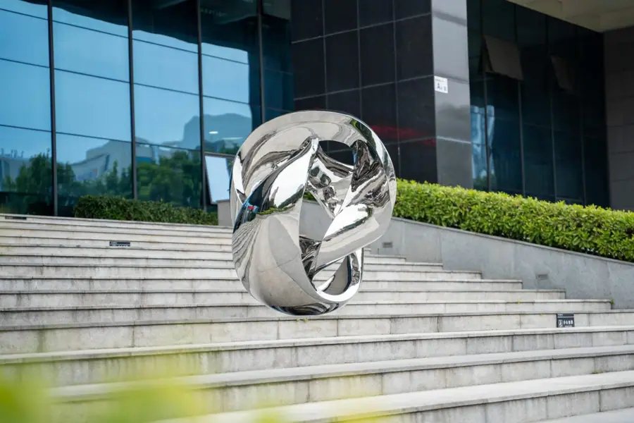 Stainless steel abstract ribbon sculpture