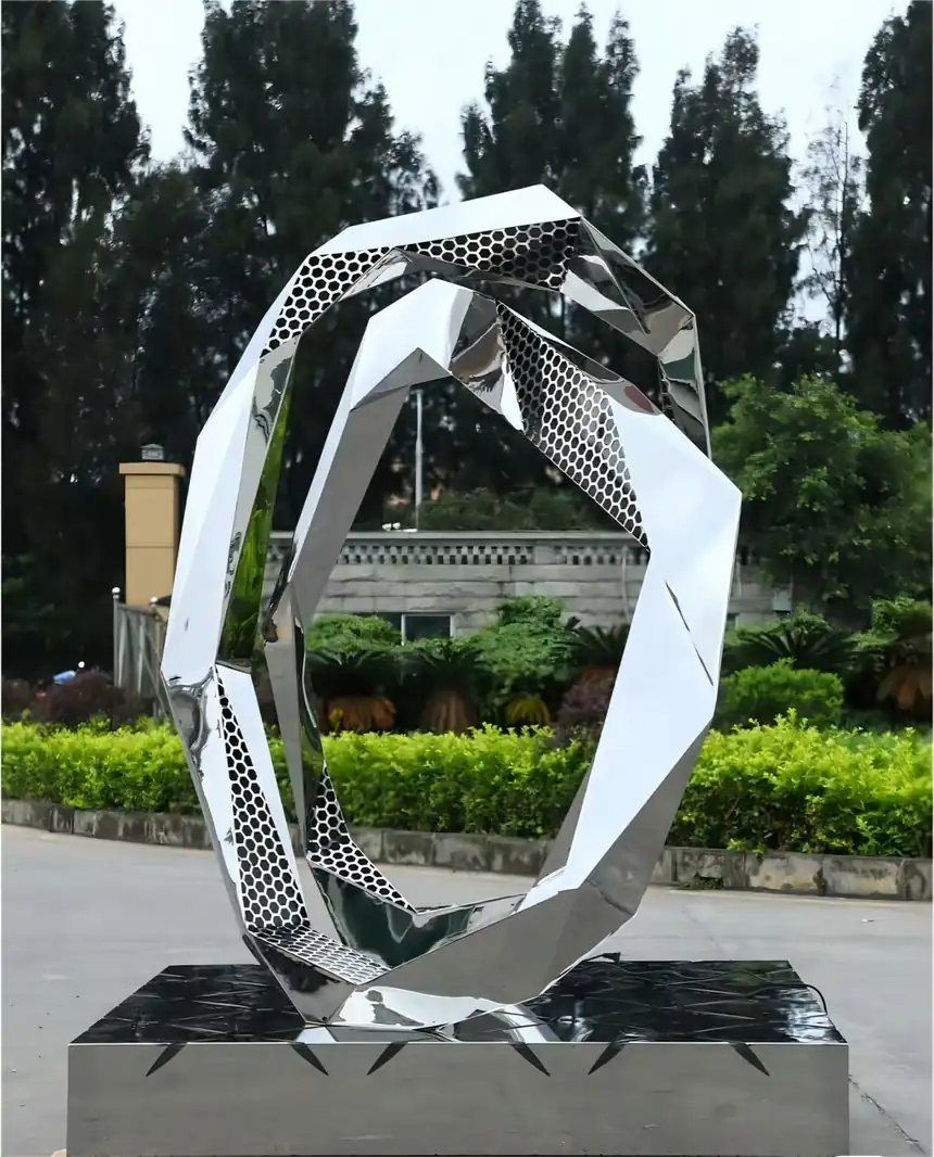 Stainless steel sculpture art. Customized exquisite stainless steel sculptures, quality assurance, create unique artistic beauty for you, focus on details, let art and quality coexist.