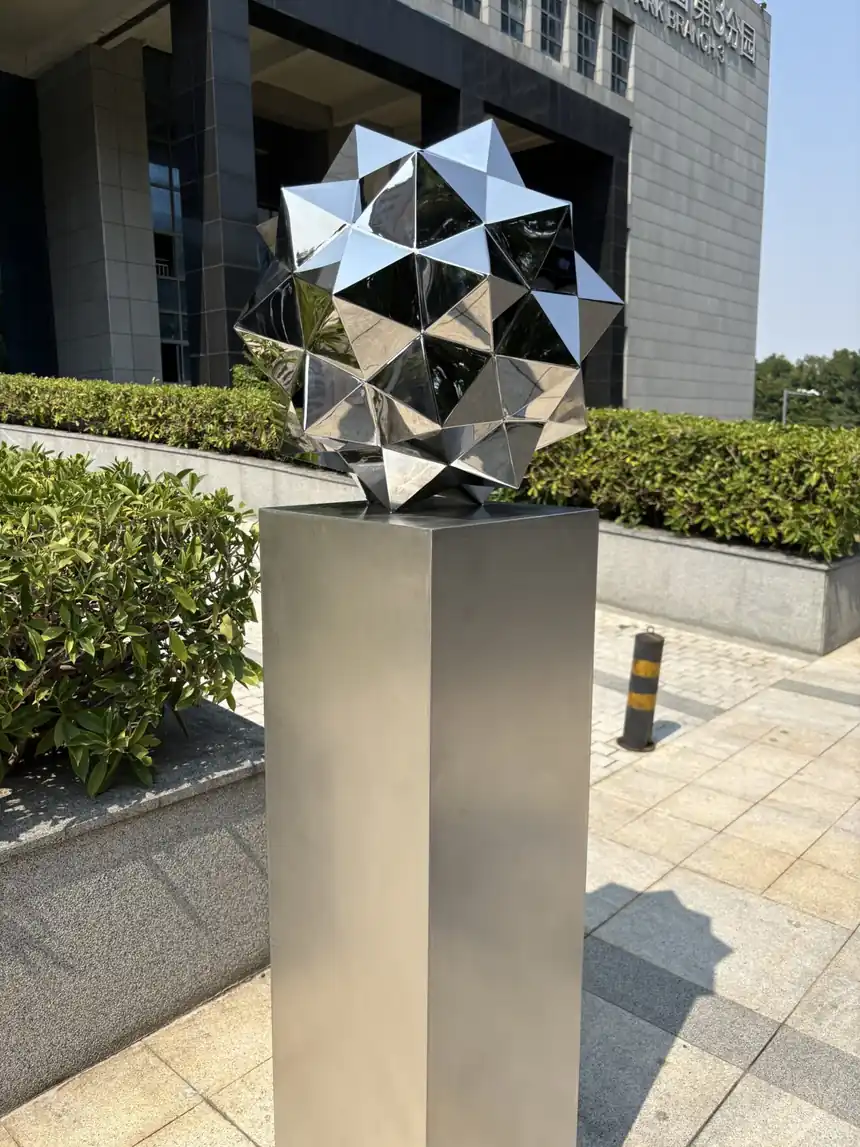 Garden decoration sphere