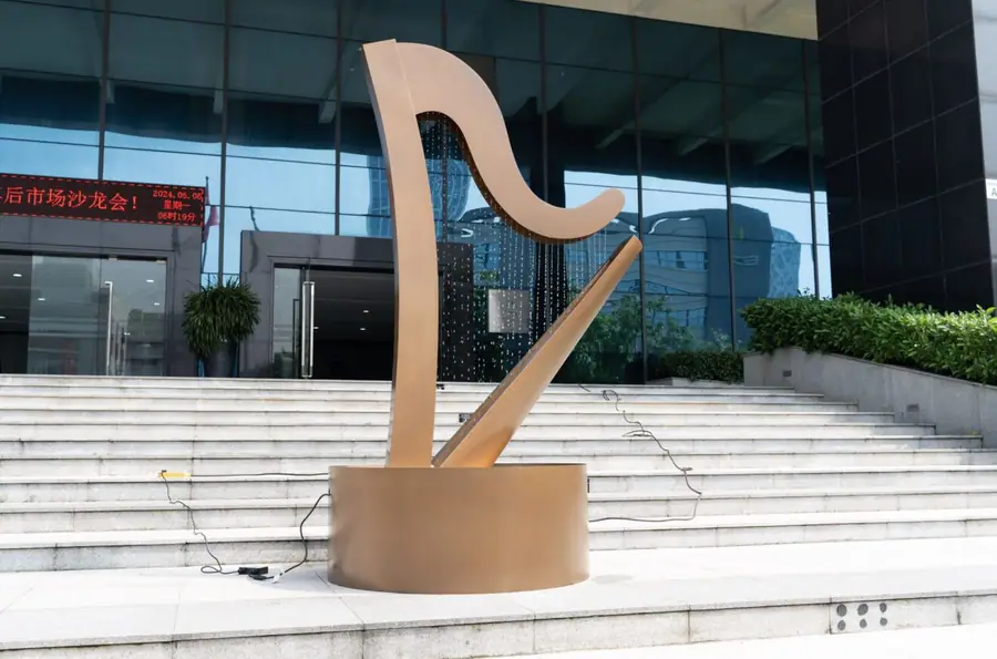harp sculpture garden sculpture