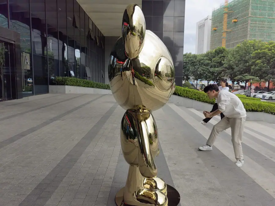 Stainless steel bear sculpture, professional customization of stainless steel sculptures (16)