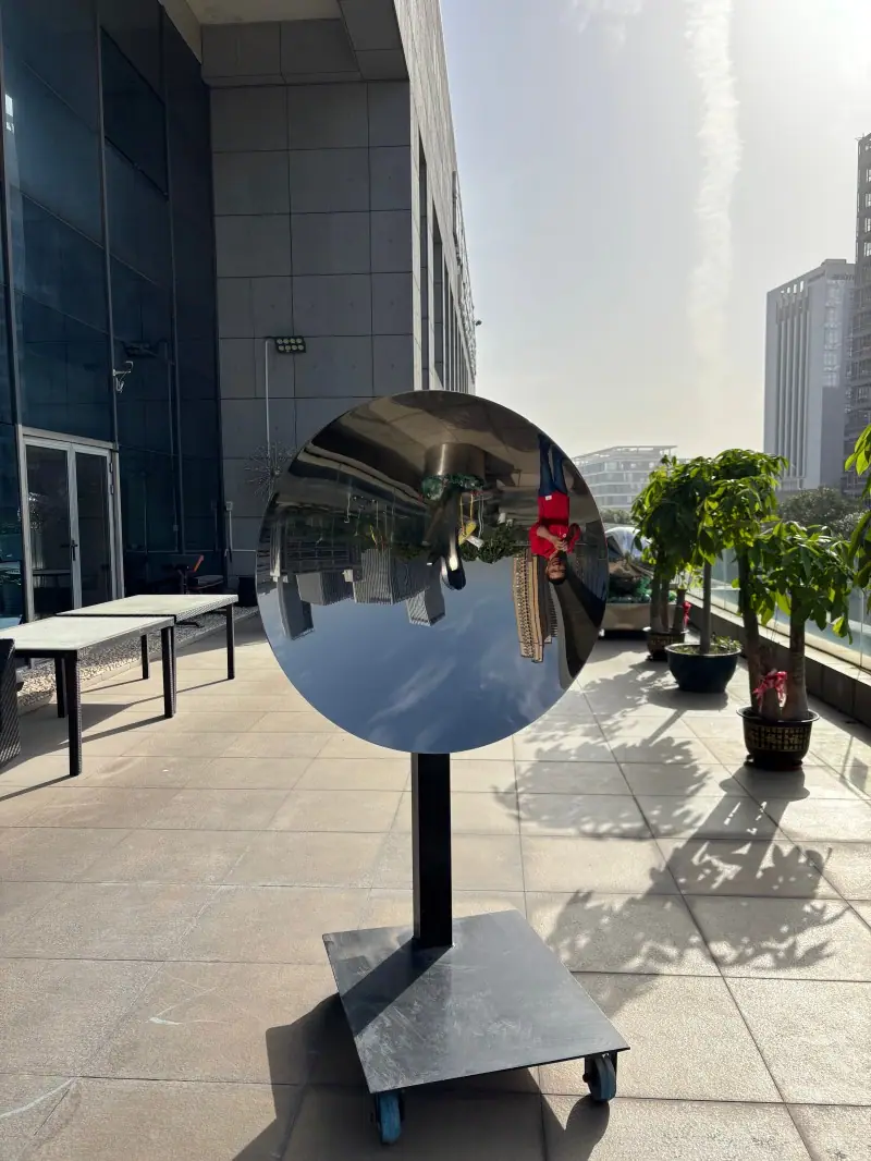 Kapoor Mirror