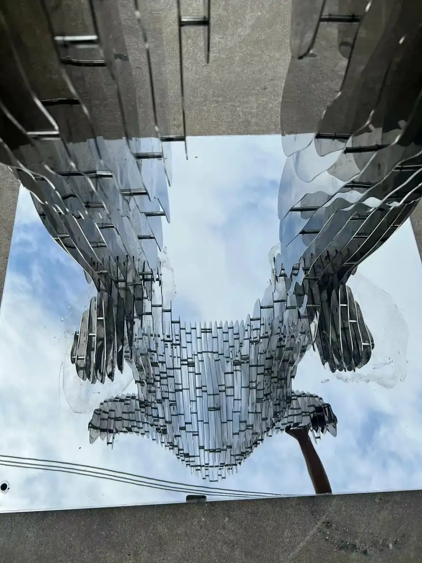 Stainless Steel Astronaut Sculpture (7)