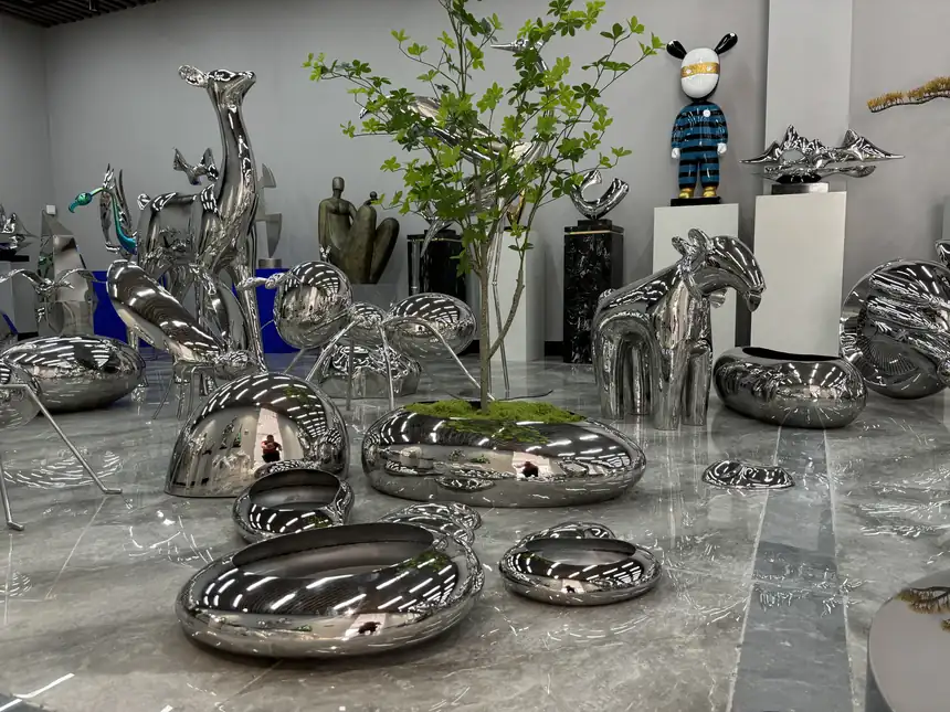 Welcome to our stainless steel sculpture showroom!
