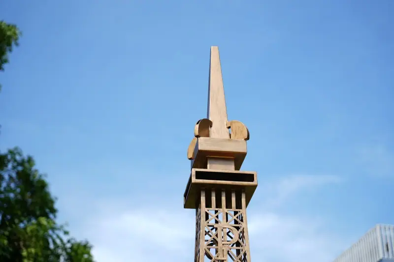 Eiffel Tower Sculpture