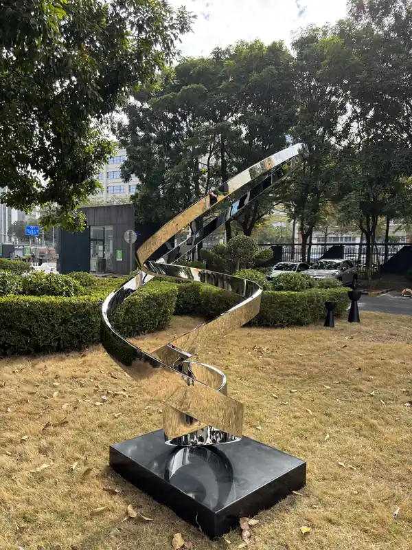 Ribbon Sculpture