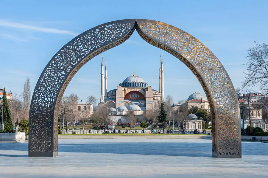 Stainless steel hollow special-shaped landscape sculpture installation
