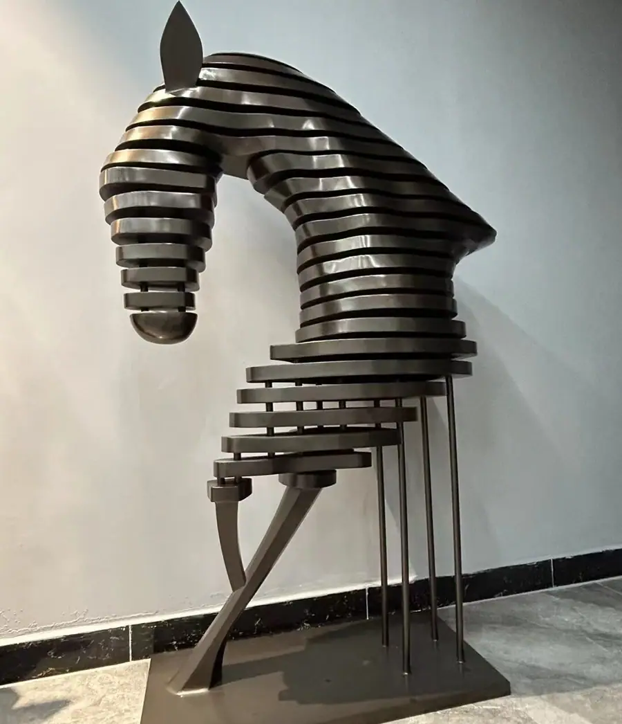 Flake horse head sculpture (11)