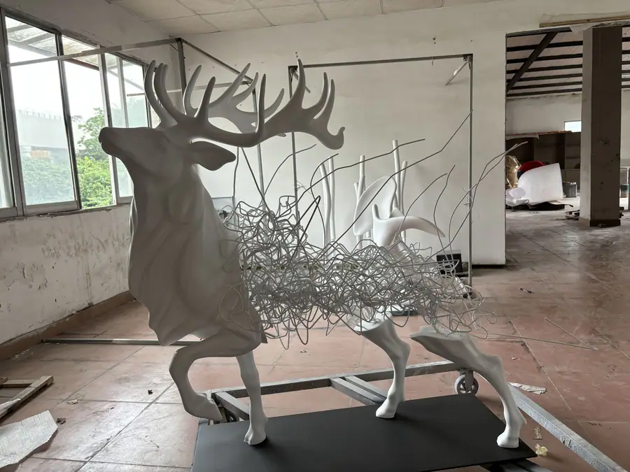 sculpture garend -Elk sculpture
