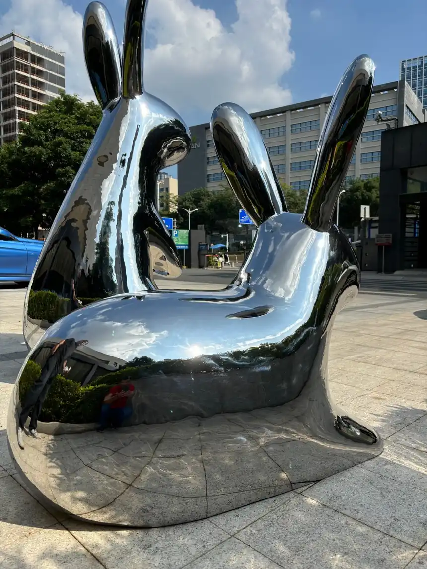 rabbit sculpture