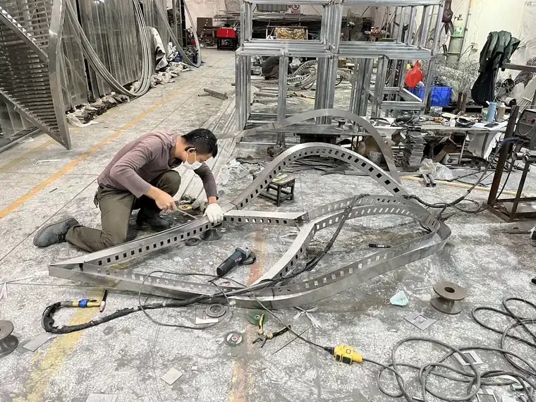 The Manufacturing Process of Stainless Steel Sculptures