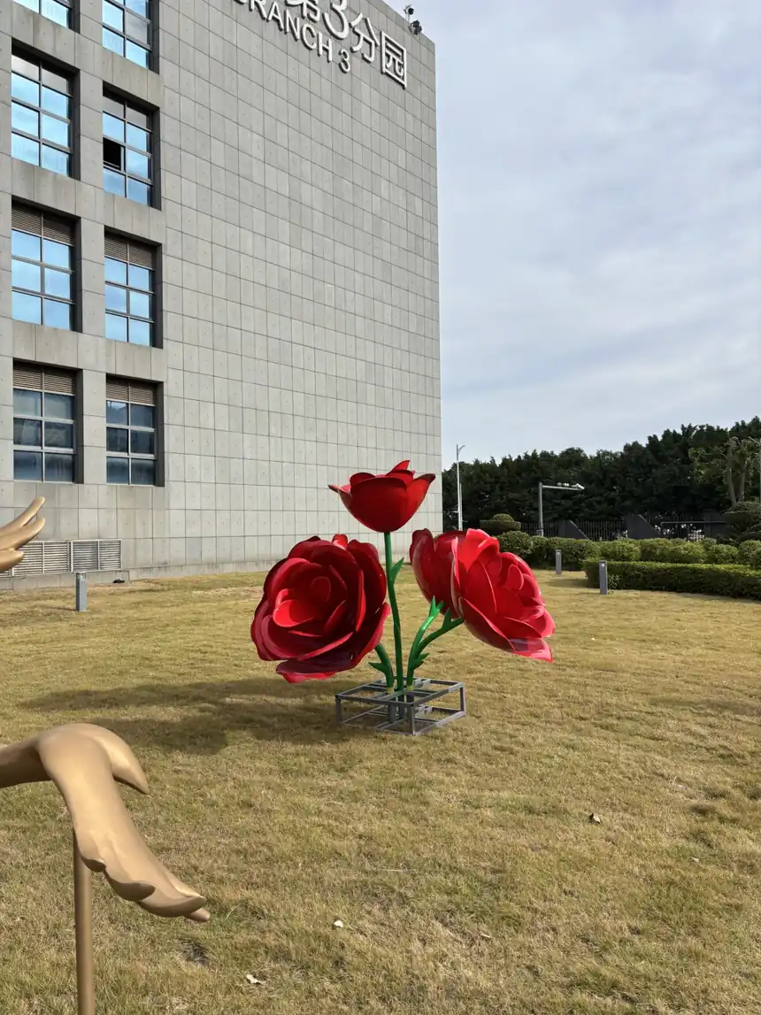 giant rose sculpture
