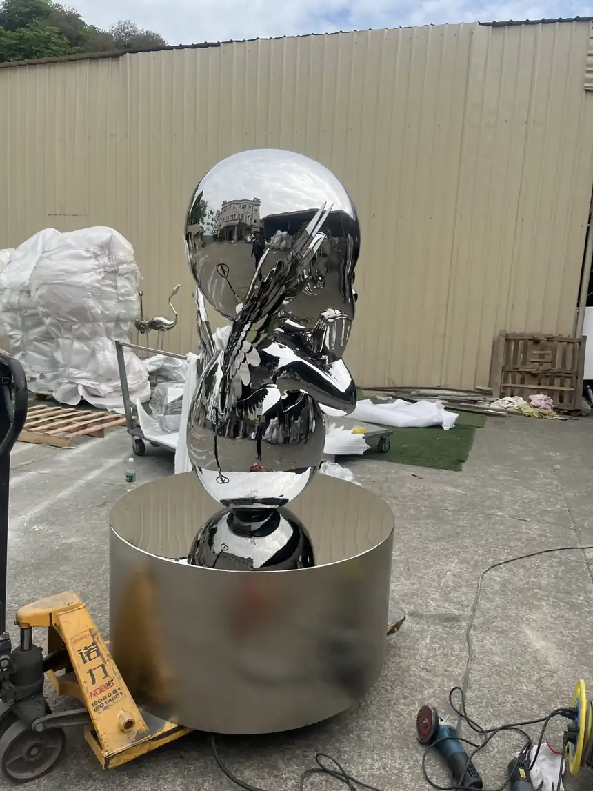 stainless steel abstract sculpture (2)