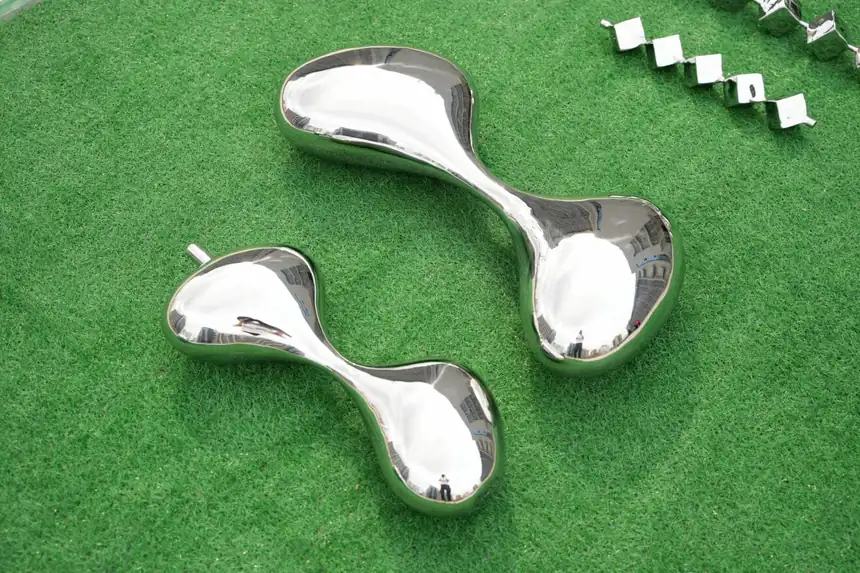 Stainless steel carving art. Create exquisite stainless steel to suit your unique taste. High-end customization, quality and service coexist.