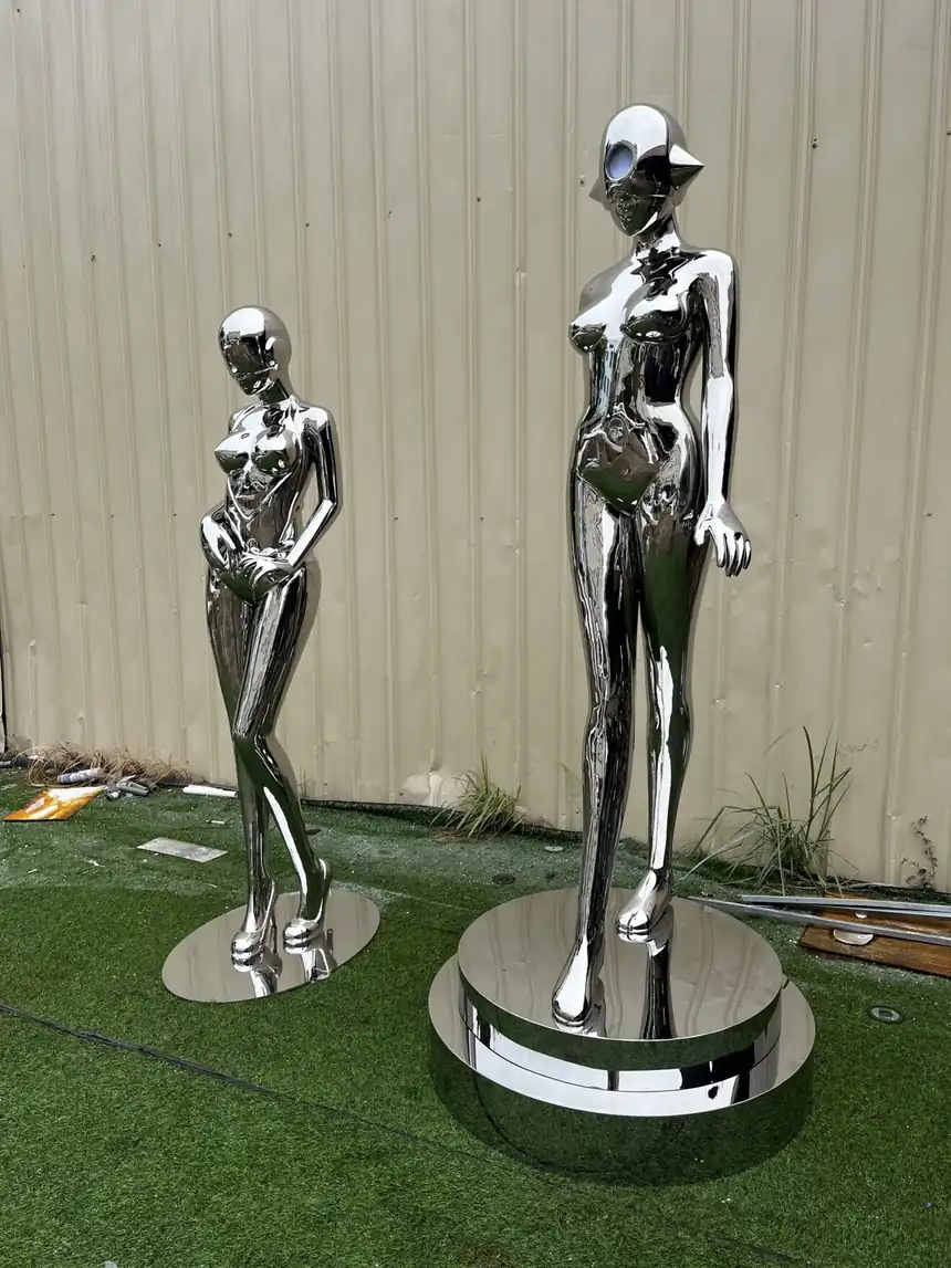 Sculpture artist. Create exquisite stainless steel to suit your unique taste. High-end customization, quality and service coexist.