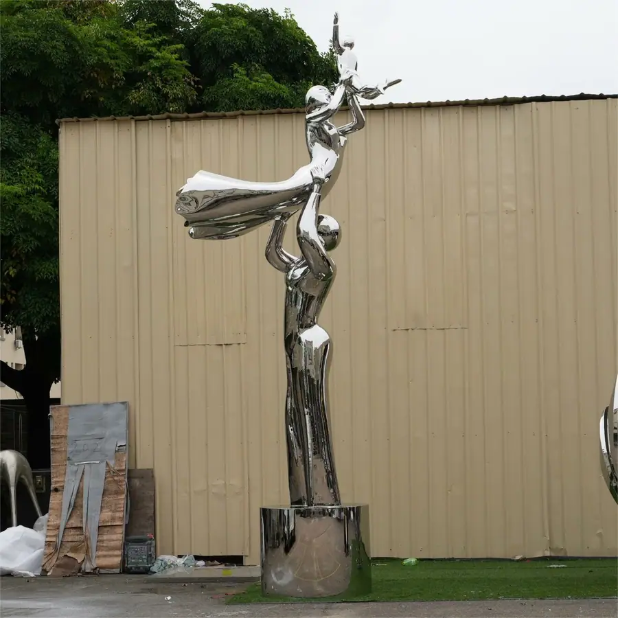 Stainless steel outdoor sculpture. Original products, high-end customization. Exquisite quality and meticulous service. Your dream, our creation.