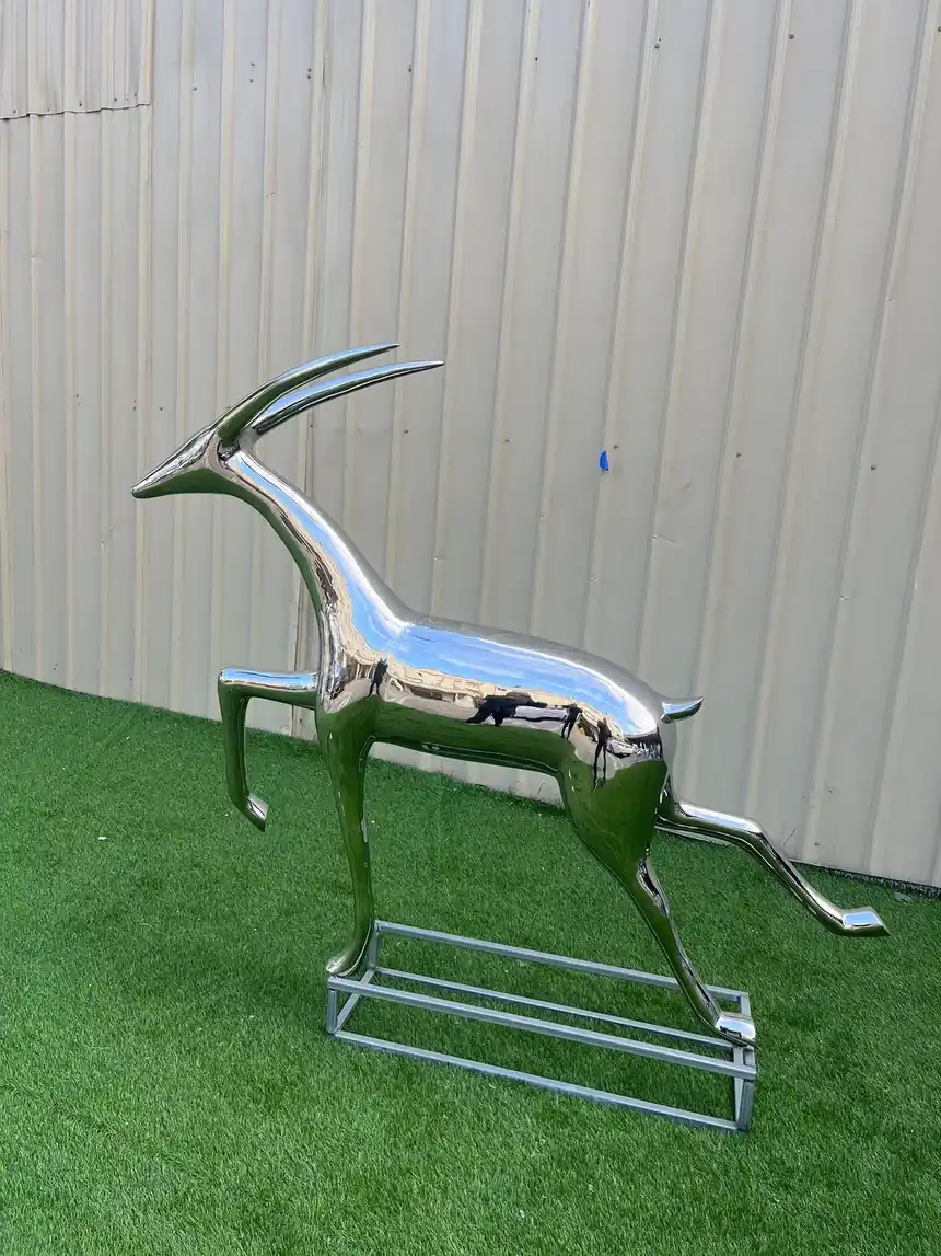 mirror goat