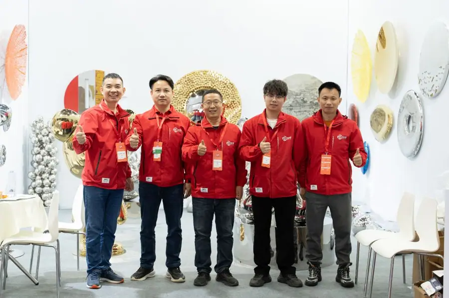 Guangzhou International Furniture Fair makes stunning appearance: stainless steel sculpture products lead the trend
