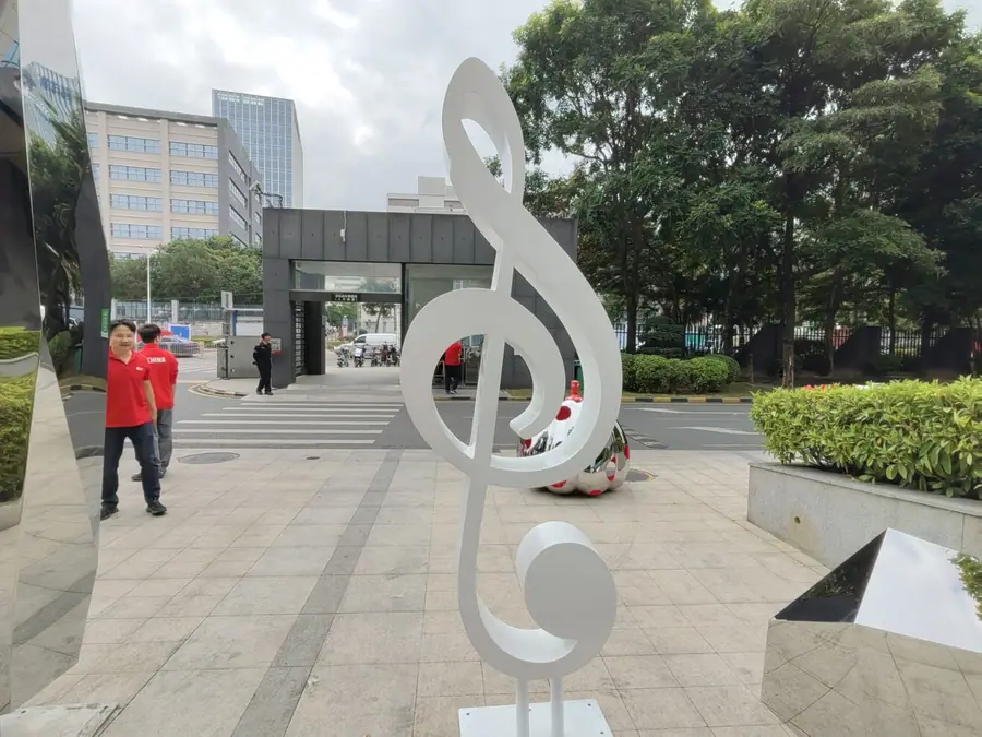 musical note sculpture (5)