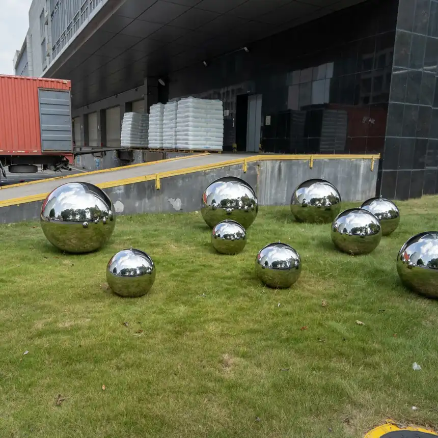 High-gloss stainless steel ball carving