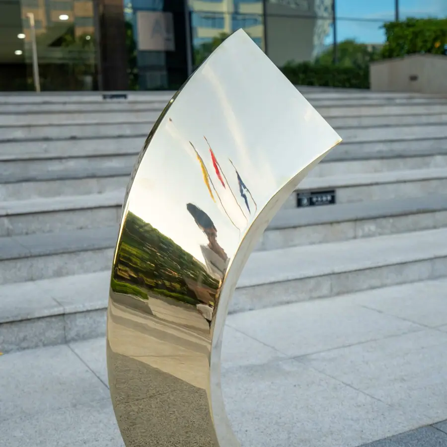 abstract curved sculpture