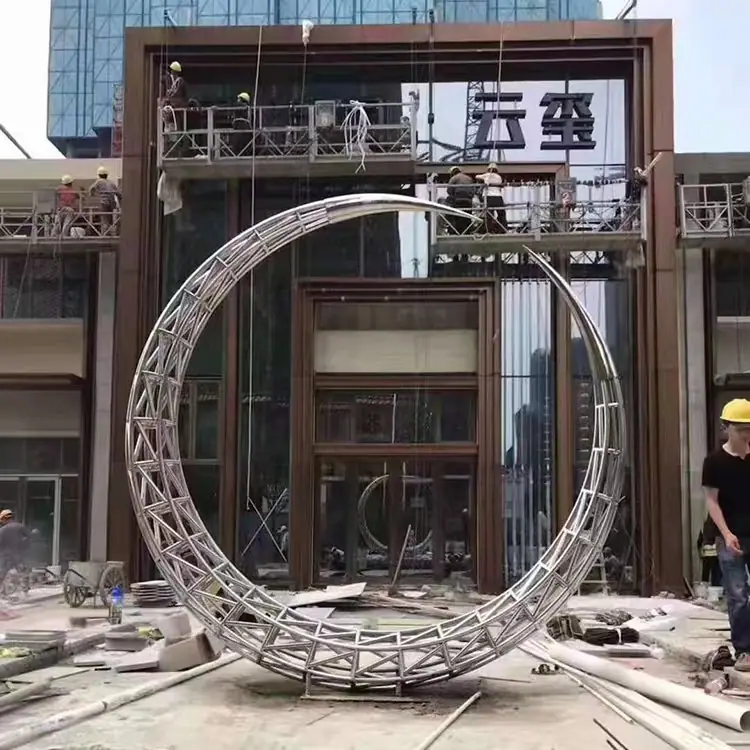 garden landscape moon sculpture (1)