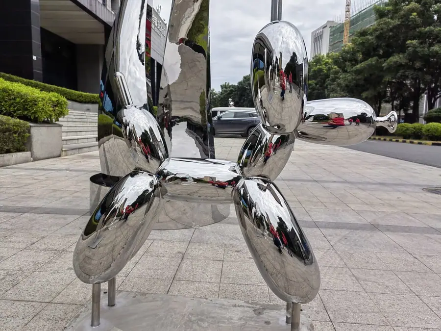 Balloon Dog Sculpture