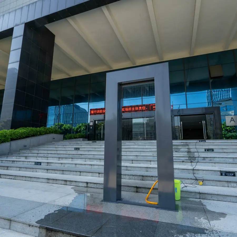 Stainless steel garden sculpture. Original products, high-end customization. Exquisite quality and meticulous service. Your dream, our creation.