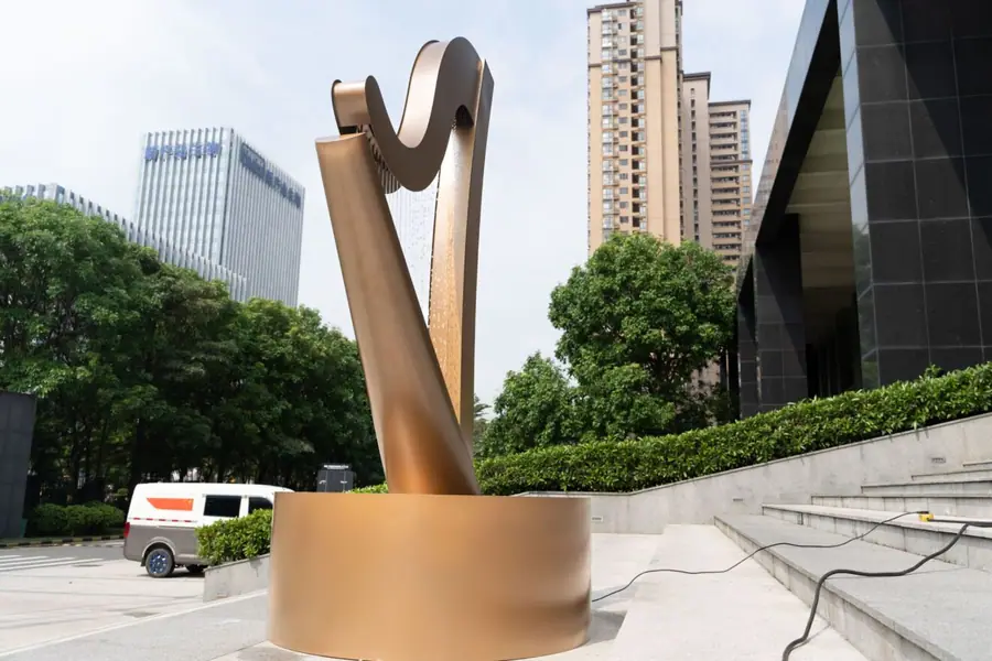 harp sculpture garden sculpture