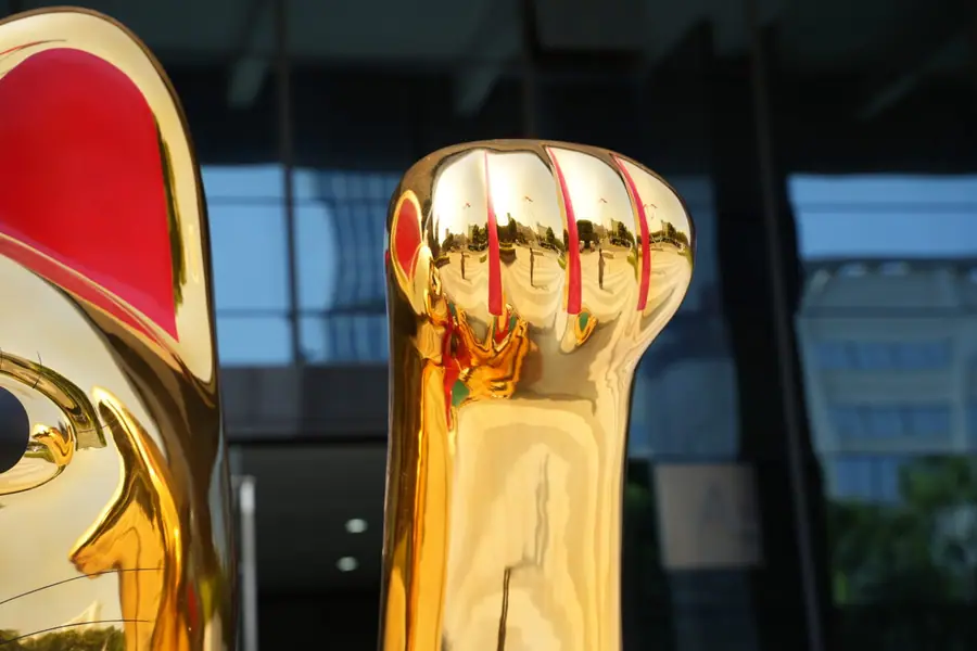 Fortune Cat Sculpture