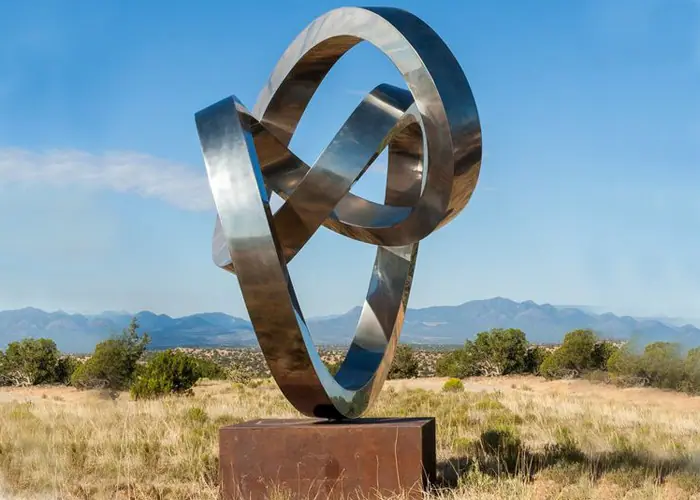 How to extend the service life of stainless steel sculpture