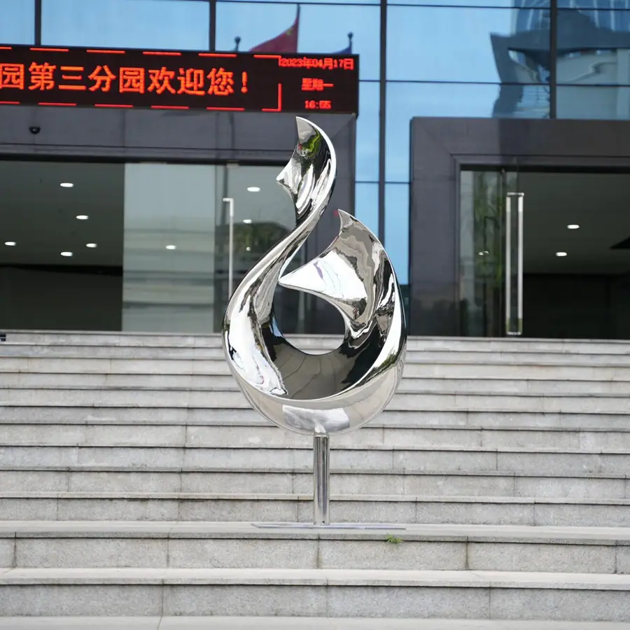 Exploring the Charm of Mirror Stainless Steel Sculptures