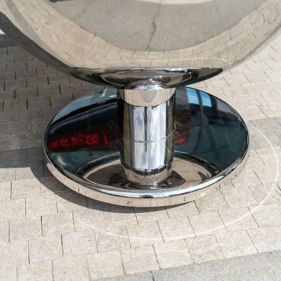 Stainless steel sculpture exhibition