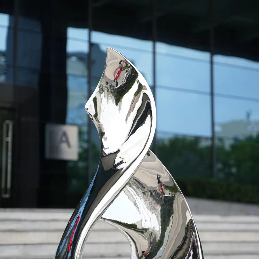 Mirror Stainless Steel Sculpture