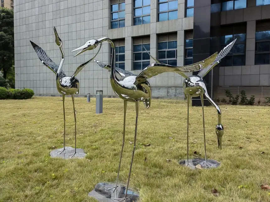 Stainless steel cranes: the beauty of the fusion of modernity and tradition