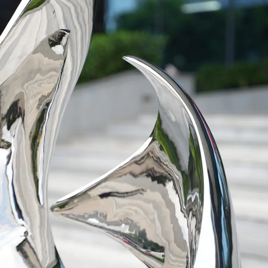 Mirror Stainless Steel Sculpture