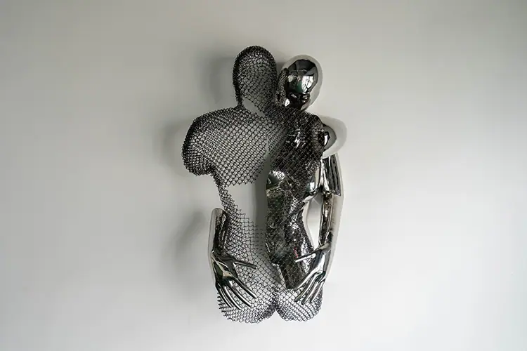 Custom stainless steel sculpture. Create exquisite stainless steel to suit your unique taste. High-end customization, quality and service coexist.