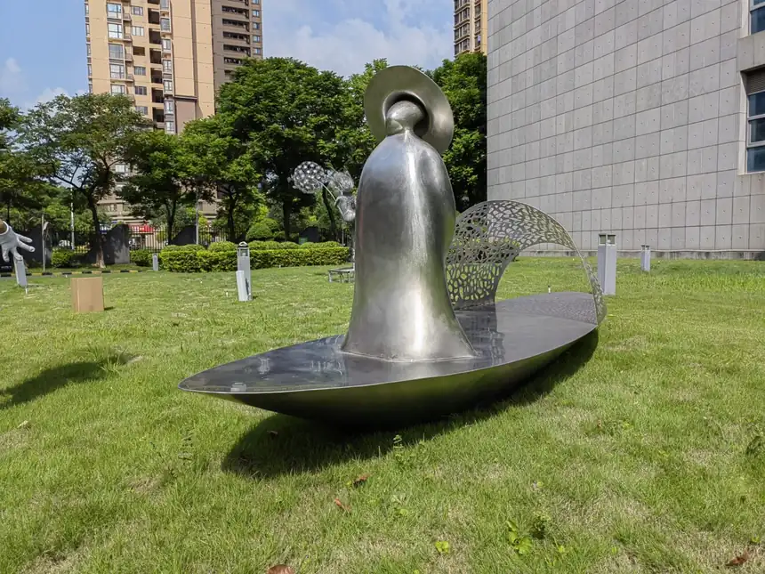 Sculpture customization services. Create exquisite stainless steel to suit your unique taste. High-end customization, quality and service coexist.