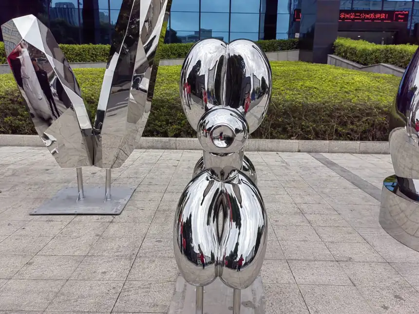 Balloon Dog Sculpture