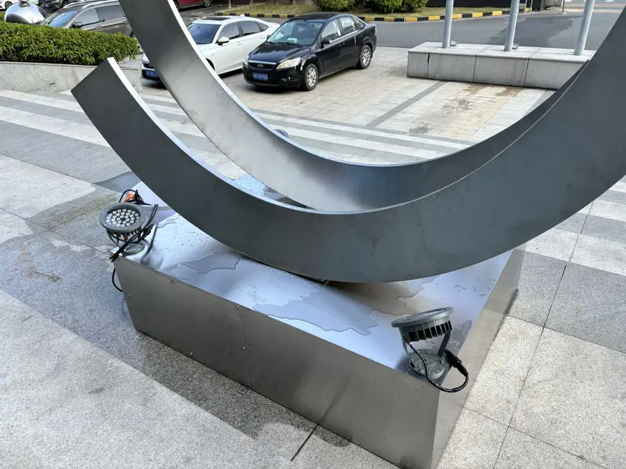Ring water sculpture