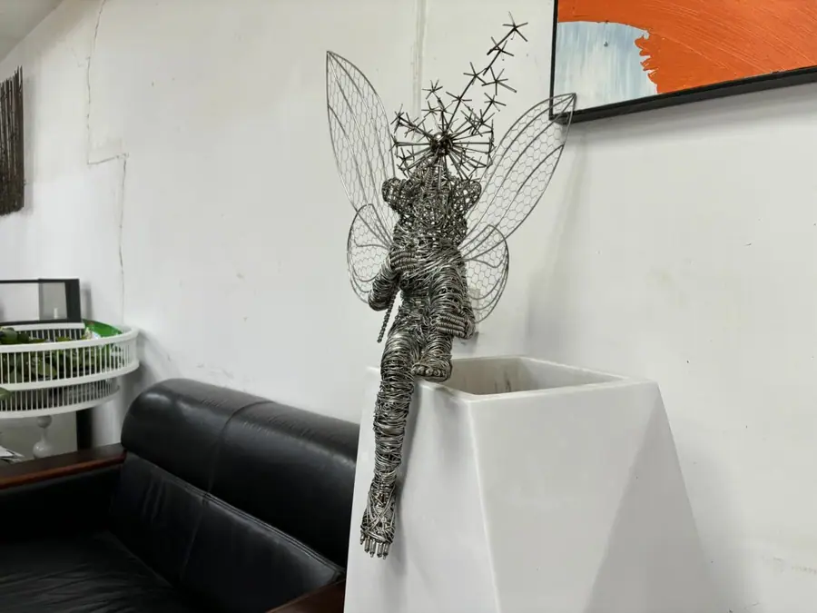 elf sculpture