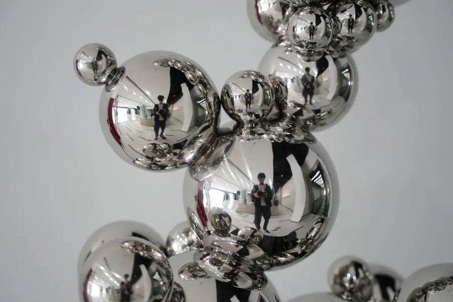 Small ball combination sculpture