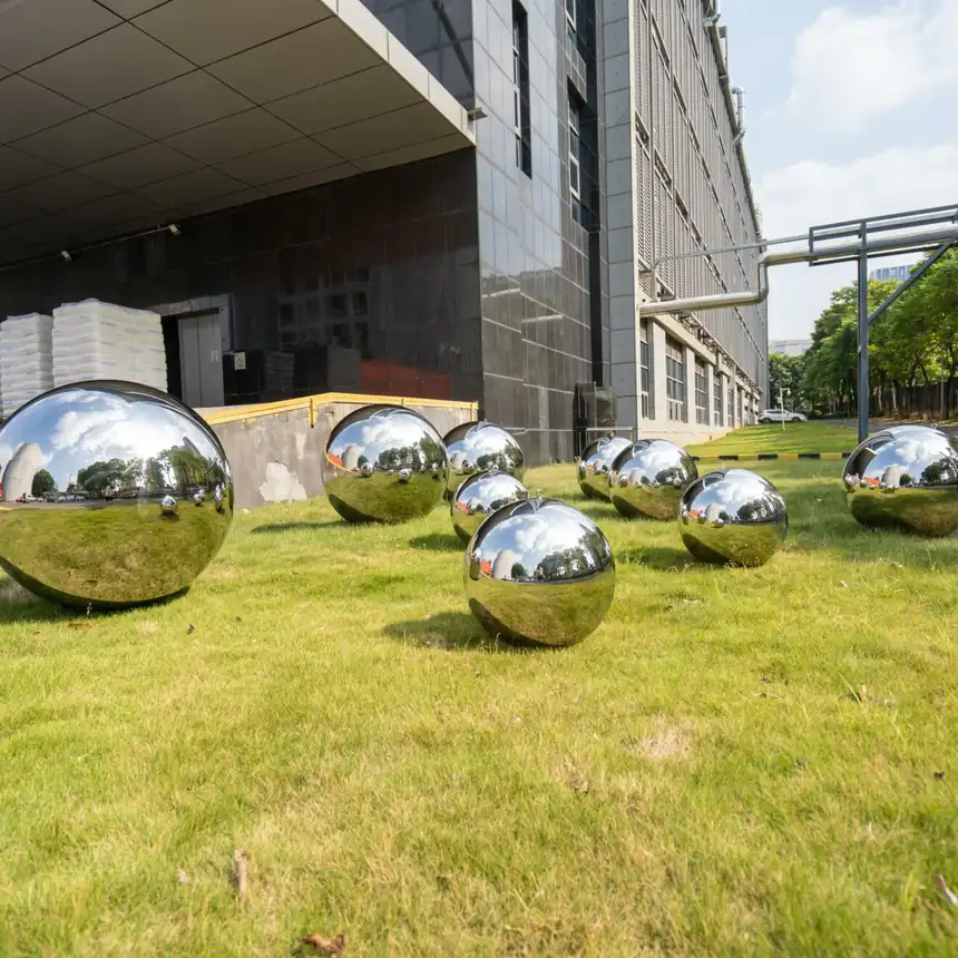High-gloss stainless steel ball carving