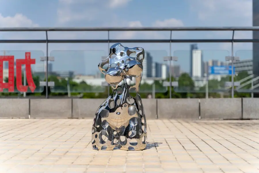 Stainless steel carving art. Create exquisite stainless steel to suit your unique taste. High-end customization, quality and service coexist.