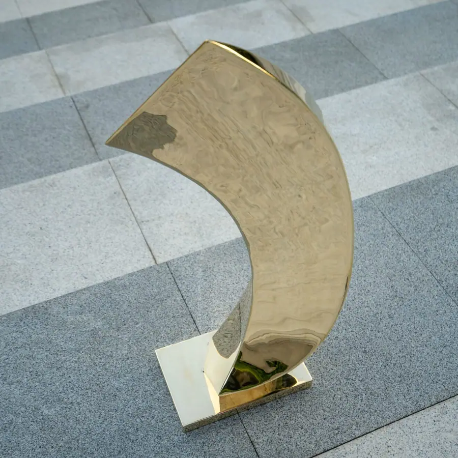 abstract curved sculpture